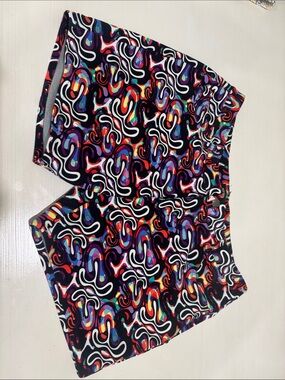 ST33LE knit shorts with bold color design. Men's 36. Like new condition. Sharp!